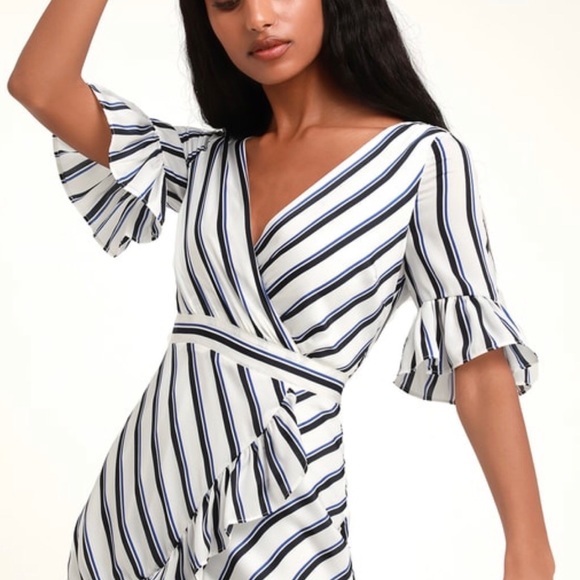 Dresses & Skirts - BB Dakota ivory striped ruffle dress
